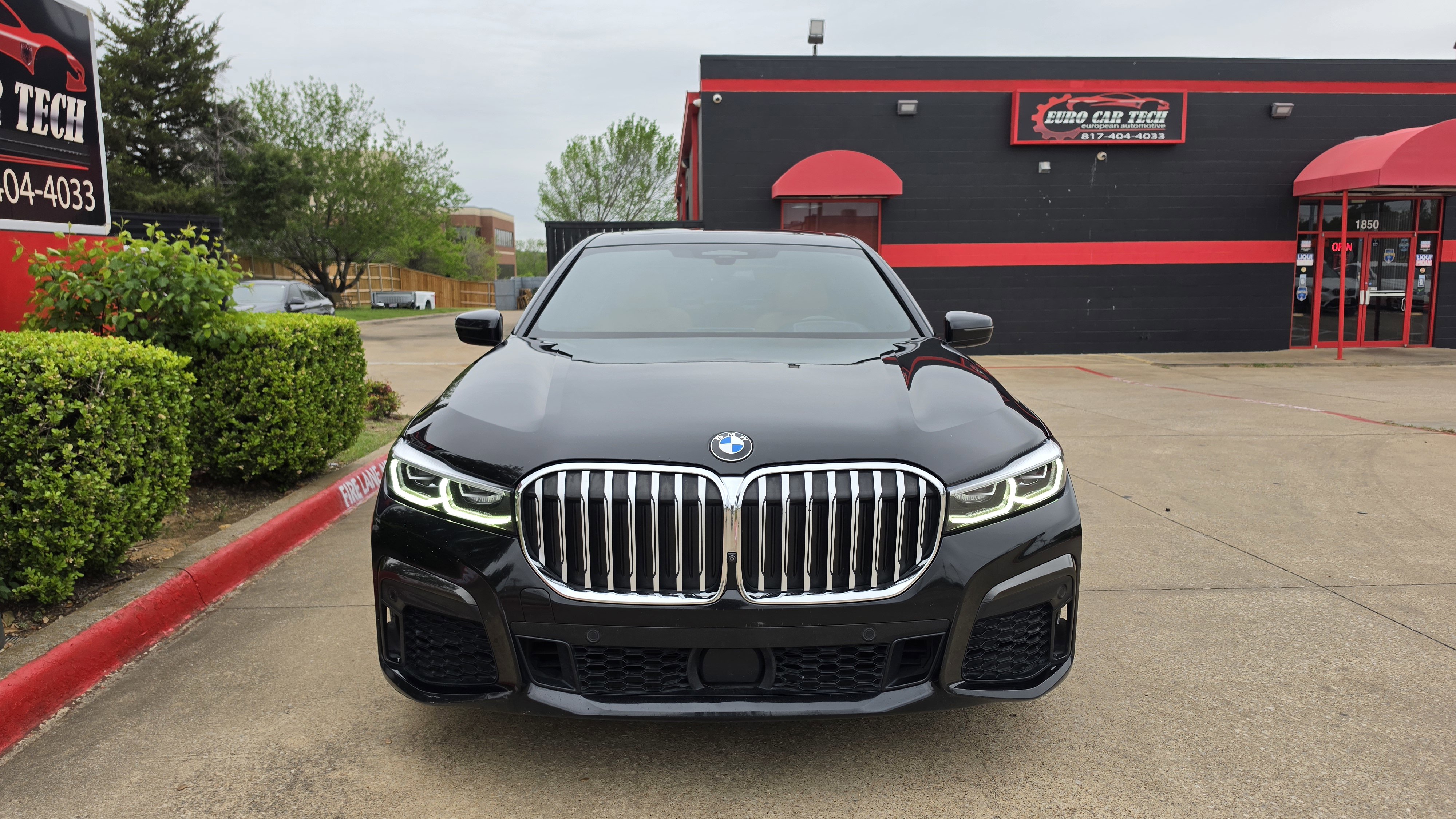 Used 2021 BMW 740i w/ M Sport Package image 5