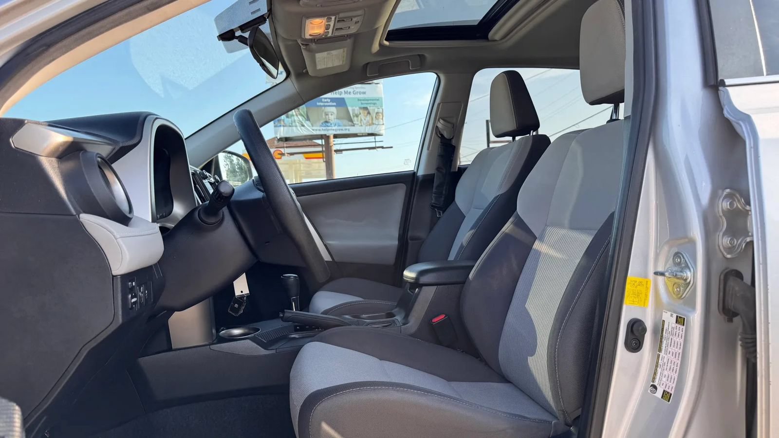 Used 2015 Toyota RAV4 XLE FWD image 15