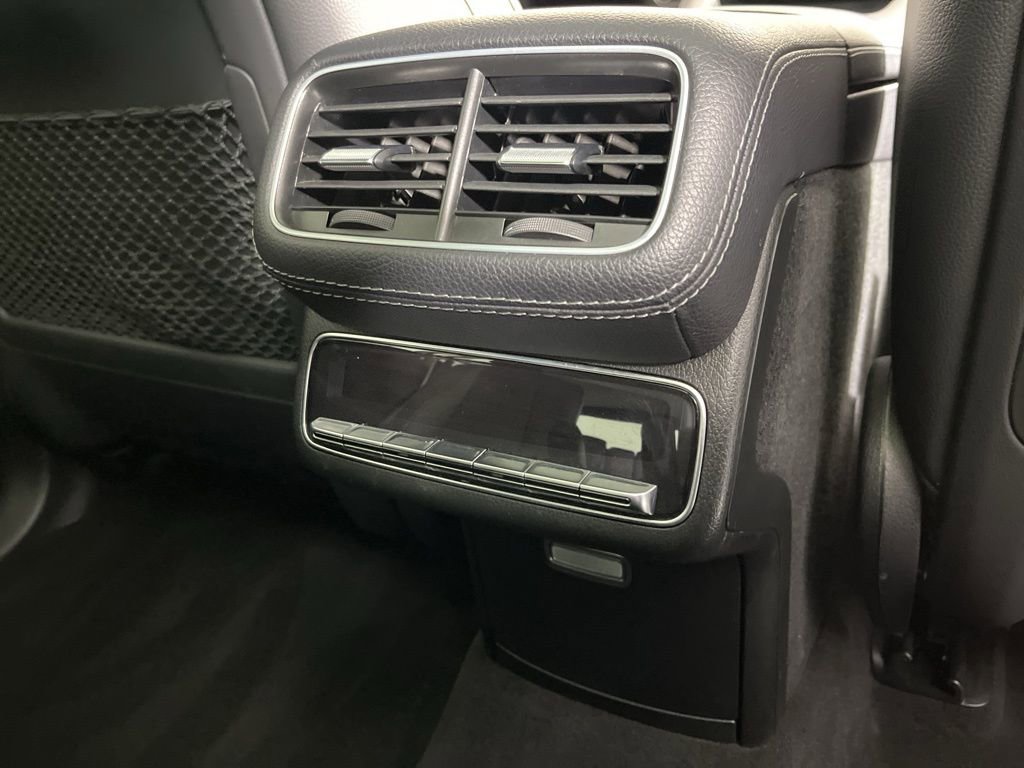 Used 2022 Mercedes-Benz GLS 450 4MATIC image 9