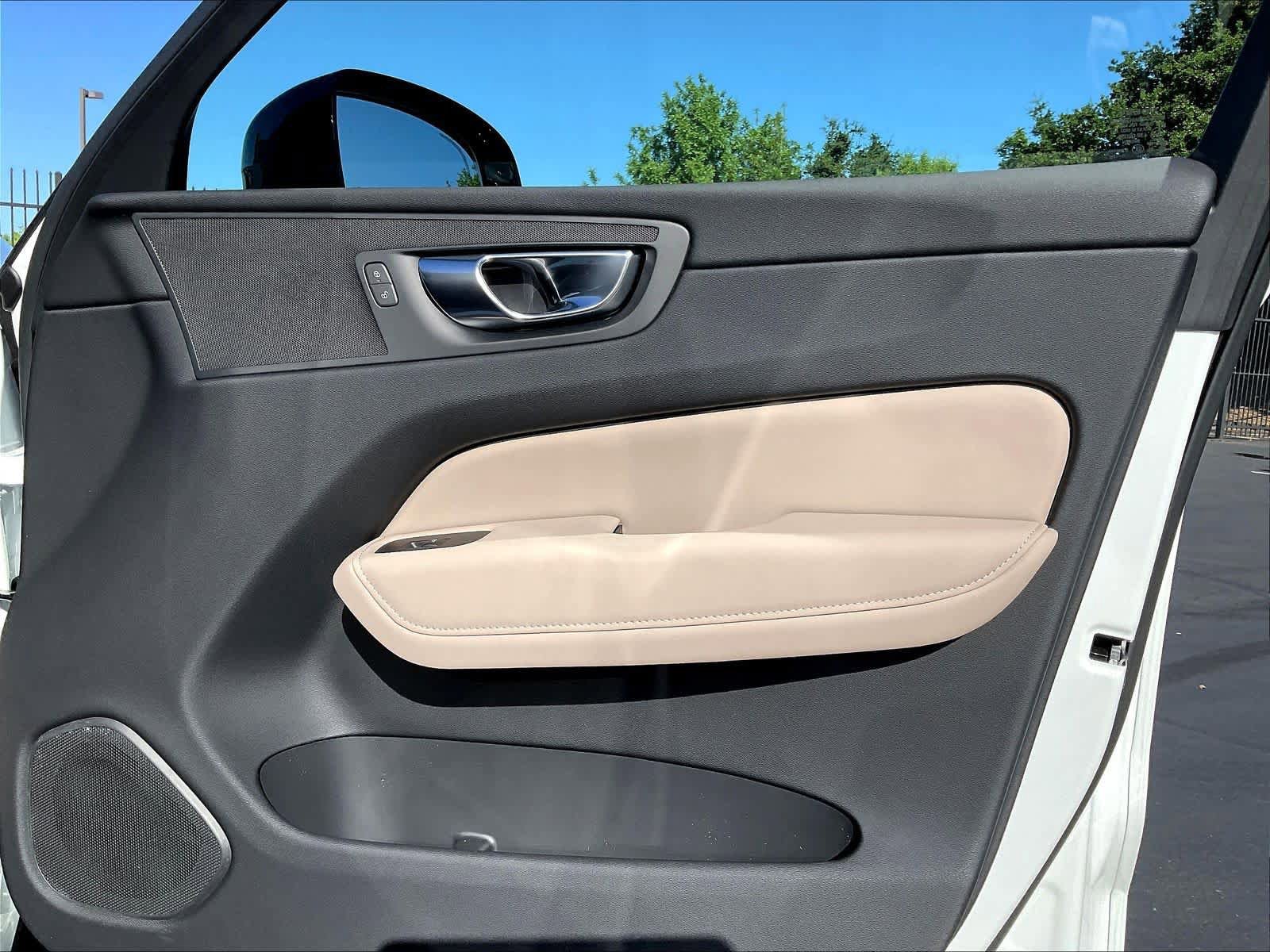New 2026 Volvo XC60 B5 Plus w/ Climate Package AWD/4WD image 30