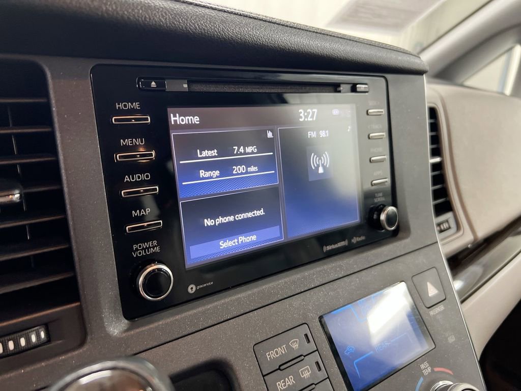 Used 2019 Toyota Sienna XLE image 14