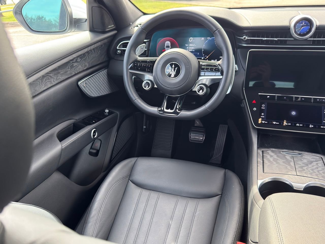 Certified 2023 Maserati Grecale GT image 27