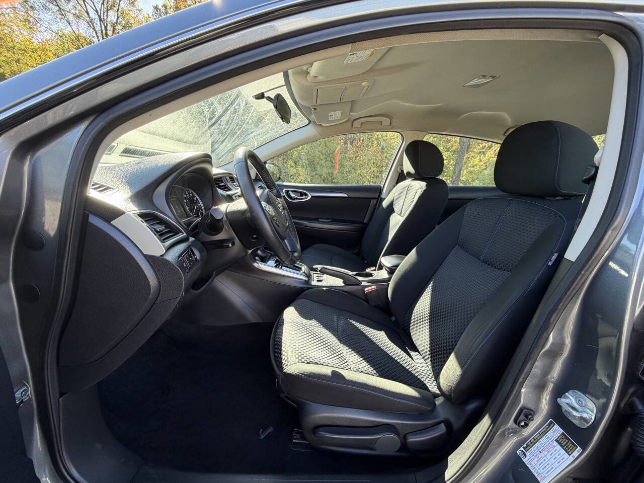 Used 2019 Nissan Sentra SR image 14