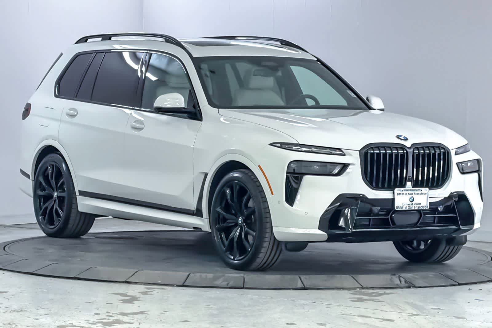 Used 2026 BMW X7 xDrive40i w/ M Sport Package image 9
