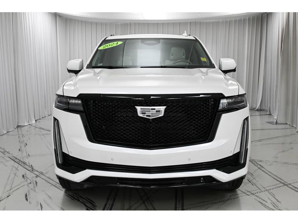 Used 2024 Cadillac Escalade Sport Platinum w/ LPO, ONYX Package AWD/4WD image 3