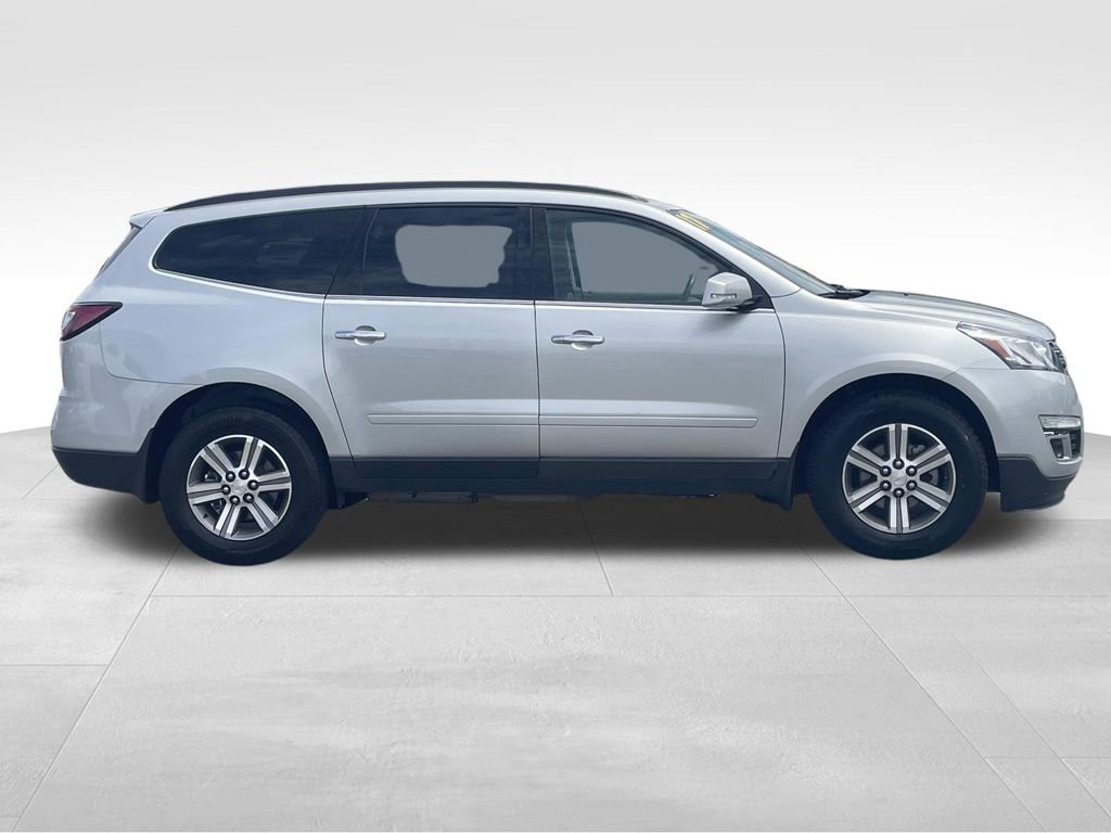 Used 2017 Chevrolet Traverse LT FWD image 2