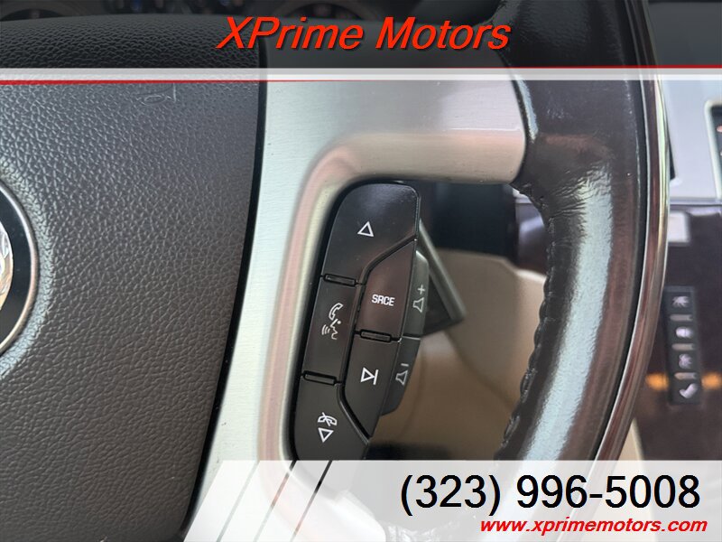 Used 2011 Cadillac Escalade Luxury AWD/4WD image 23