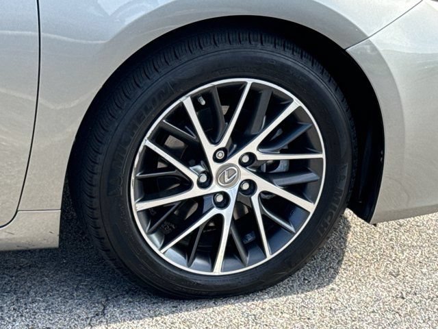 Used 2016 Lexus ES 350 w/ Luxury Package w/Wood Trim FWD image 5