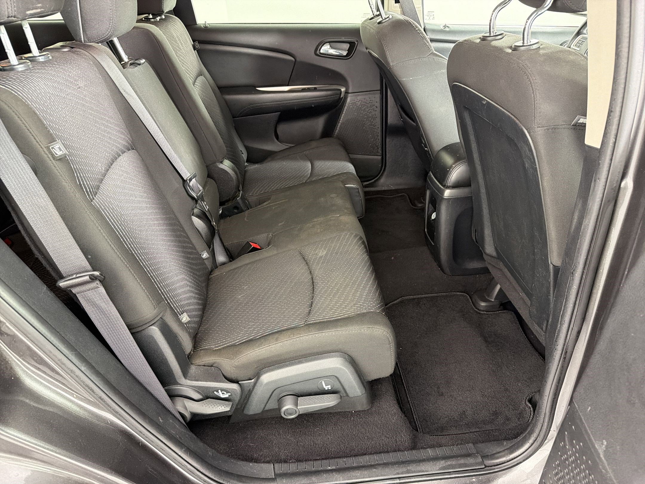 Used 2017 Dodge Journey SXT w/ Chrome Appearance Group FWD image 27