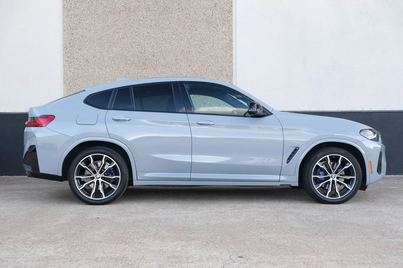 Used 2022 BMW X4 M40i image 10