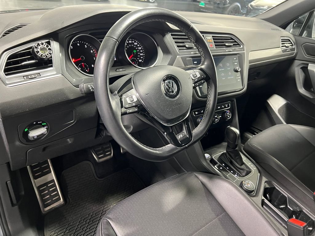 Used 2020 Volkswagen Tiguan SE R-Line w/ 3rd Row Seat Package image 15