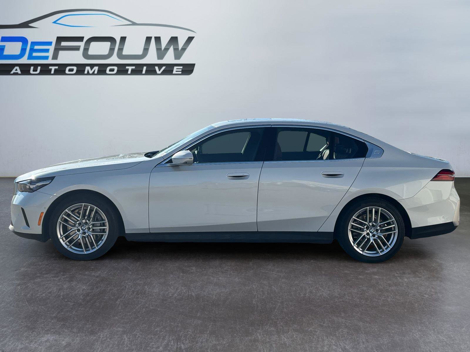Certified 2025 BMW 540i xDrive w/ Premium Package image 6