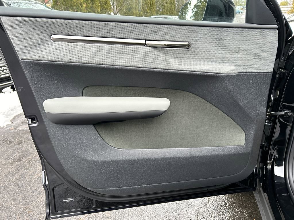 New 2026 Volvo EX30 Plus w/ Climate Package image 9
