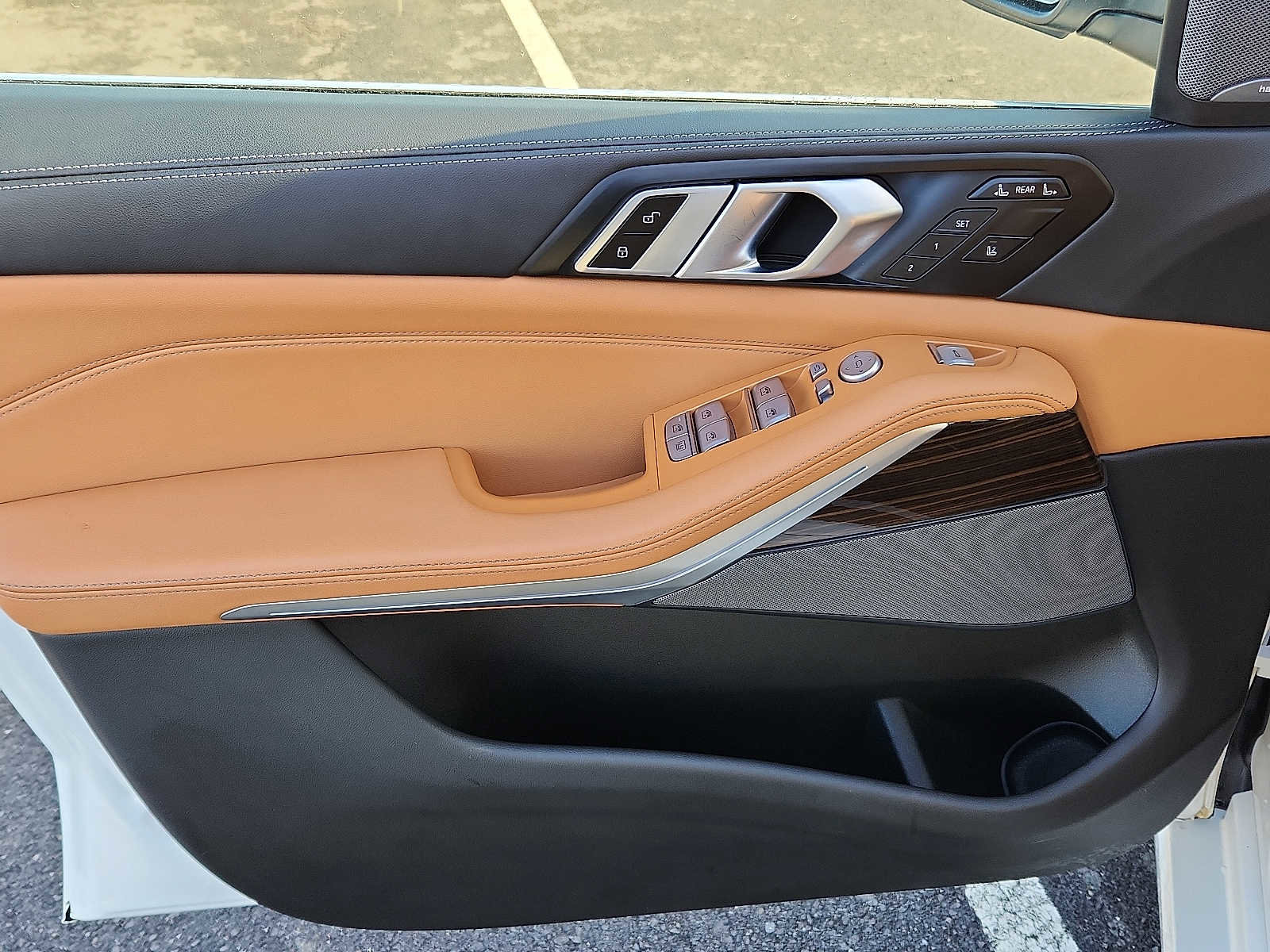 Certified 2024 BMW X7 xDrive40i image 12