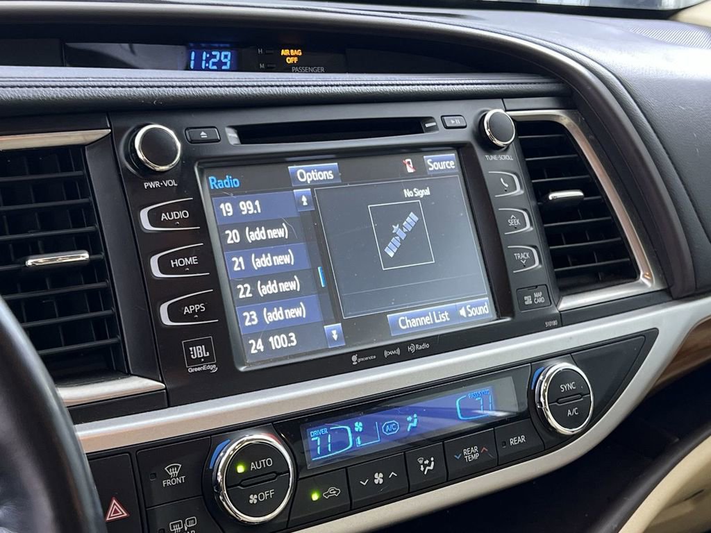 Used 2018 Toyota Highlander Limited Platinum image 16