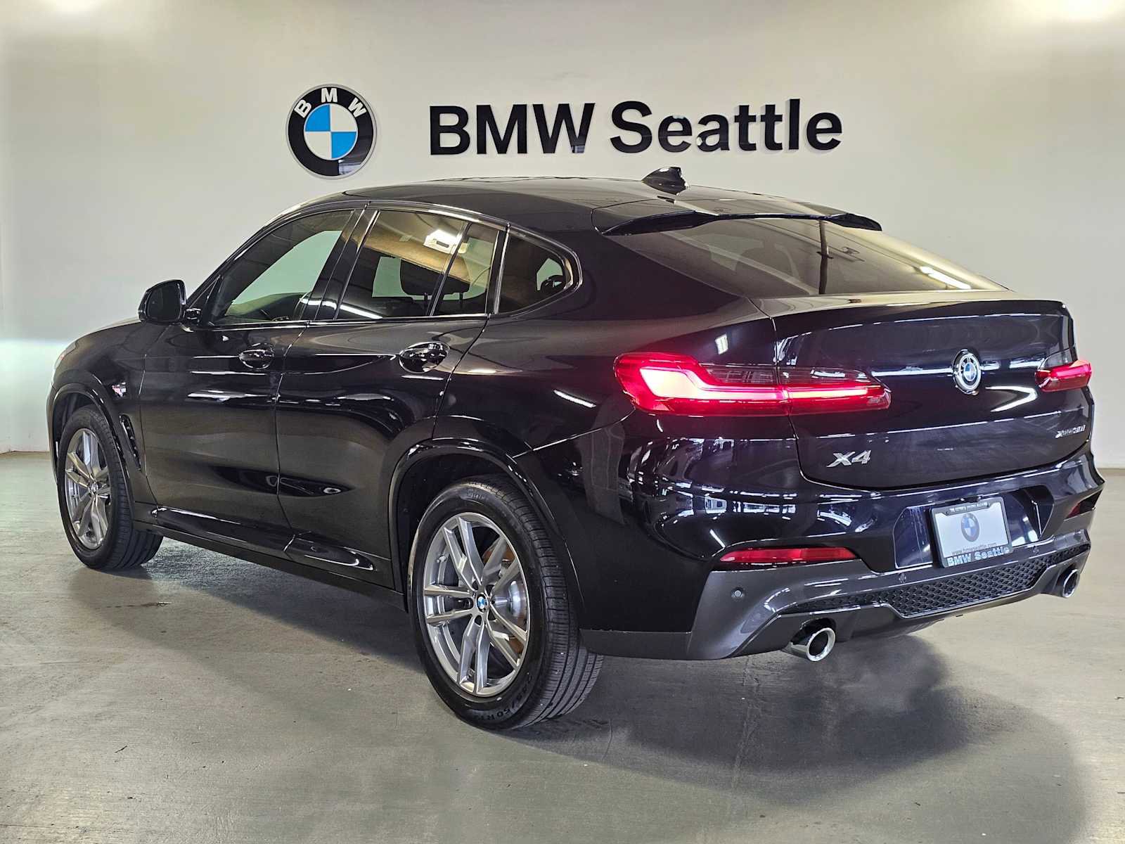 Used 2021 BMW X4 xDrive30i w/ M Sport Package image 4