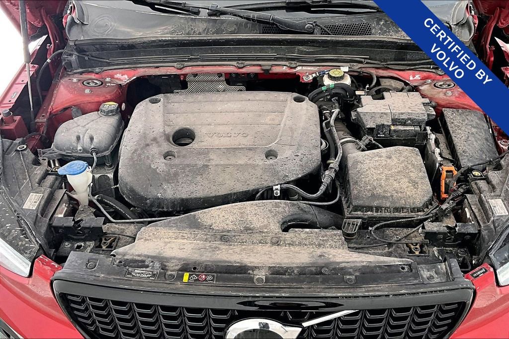 Certified 2023 Volvo XC40 B5 Ultimate w/ Protection Package Premier image 13