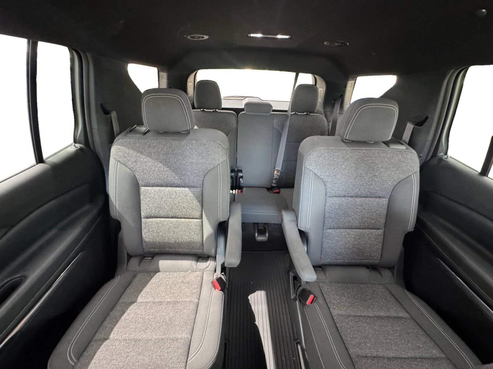 Certified 2025 Chevrolet Traverse LT w/ LPO, Floor Liner Package FWD image 17