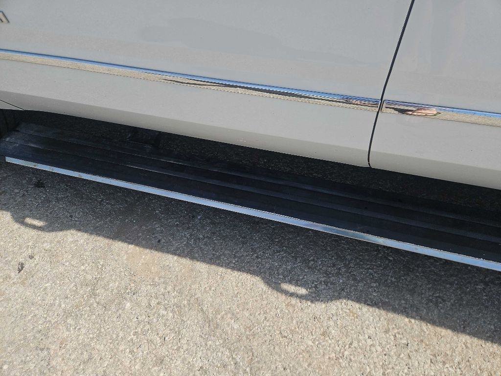 Used 2016 GMC Yukon XL Denali w/ Open Road Package AWD/4WD image 24