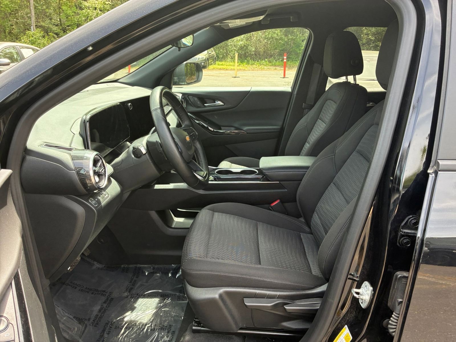 Used 2025 Chevrolet Equinox LT AWD/4WD image 25