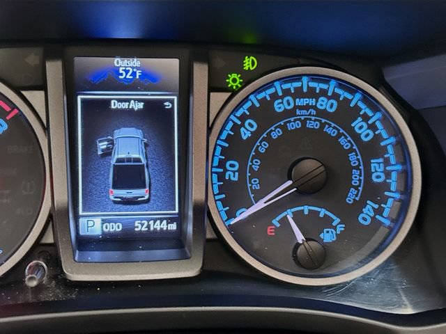 Used 2022 Toyota Tacoma TRD Off-Road w/ TRD Premium Off Road Package AWD/4WD image 12