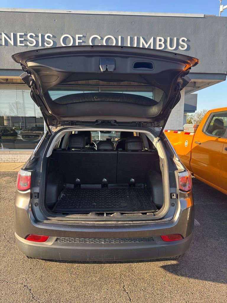 Used 2017 Jeep Compass Latitude w/ Popular Equipment Group image 3