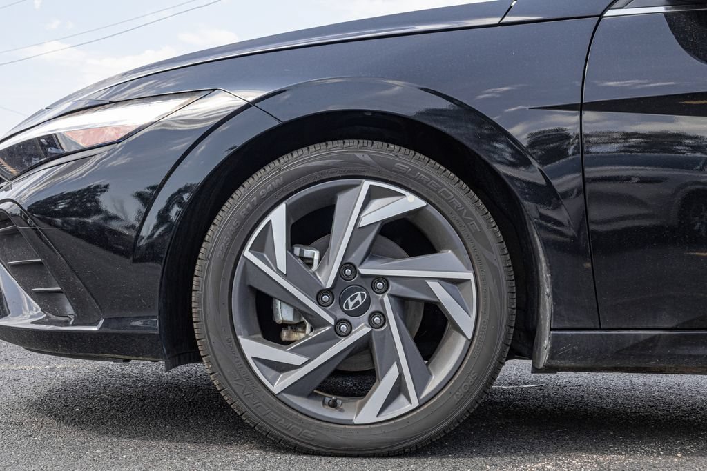 Certified 2024 Hyundai Elantra Limited FWD image 38