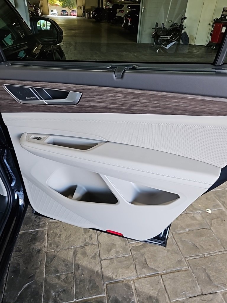 New 2026 Volkswagen Atlas SEL Premium R-Line image 15