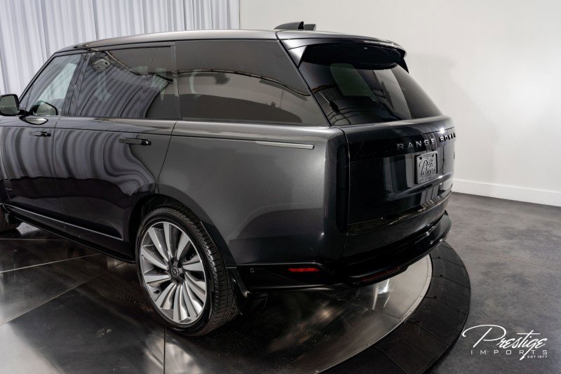 Used 2024 Land Rover Range Rover SV image 14