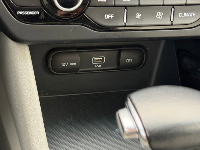 Used 2020 Kia Niro LXS FWD image 20
