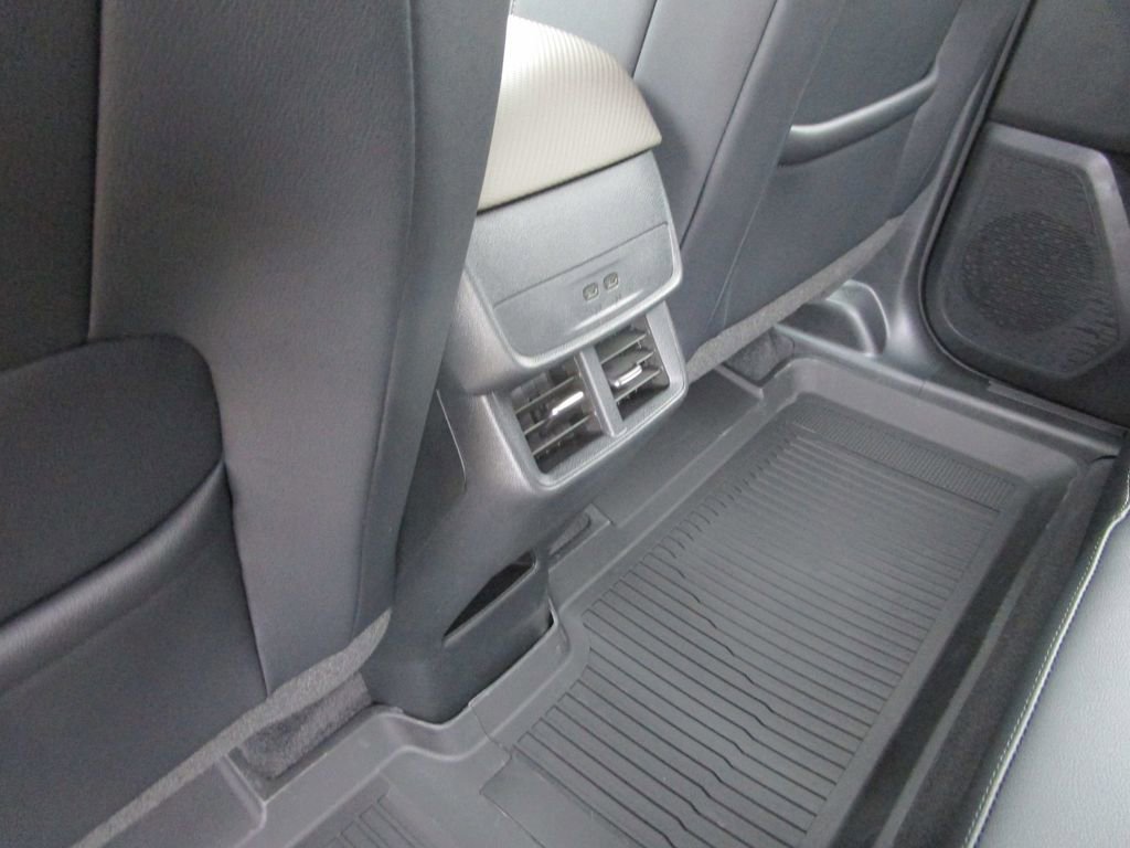 New 2026 Chevrolet Equinox LT w/ Convenience Package II FWD image 19