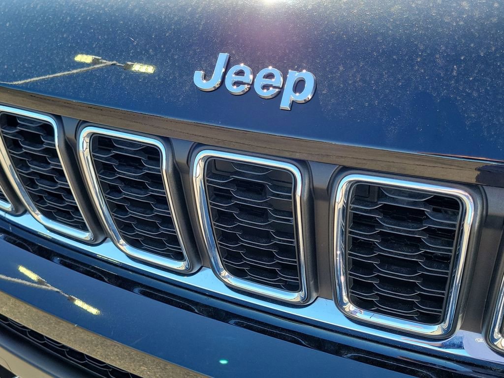 Used 2024 Jeep Grand Cherokee L Laredo AWD/4WD image 29