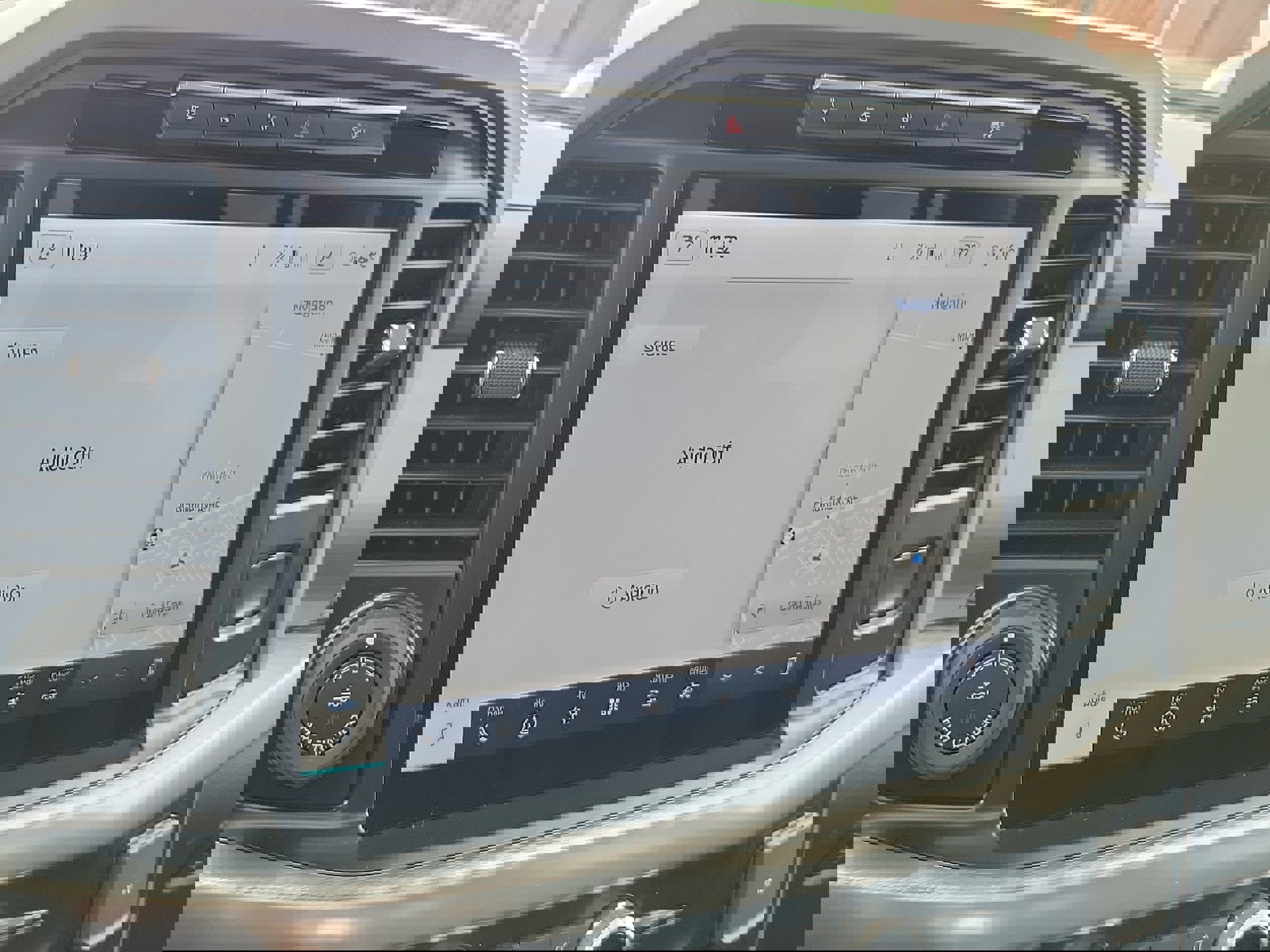 Used 2023 Ford F150 Lariat w/ Equipment Group 502A High image 27