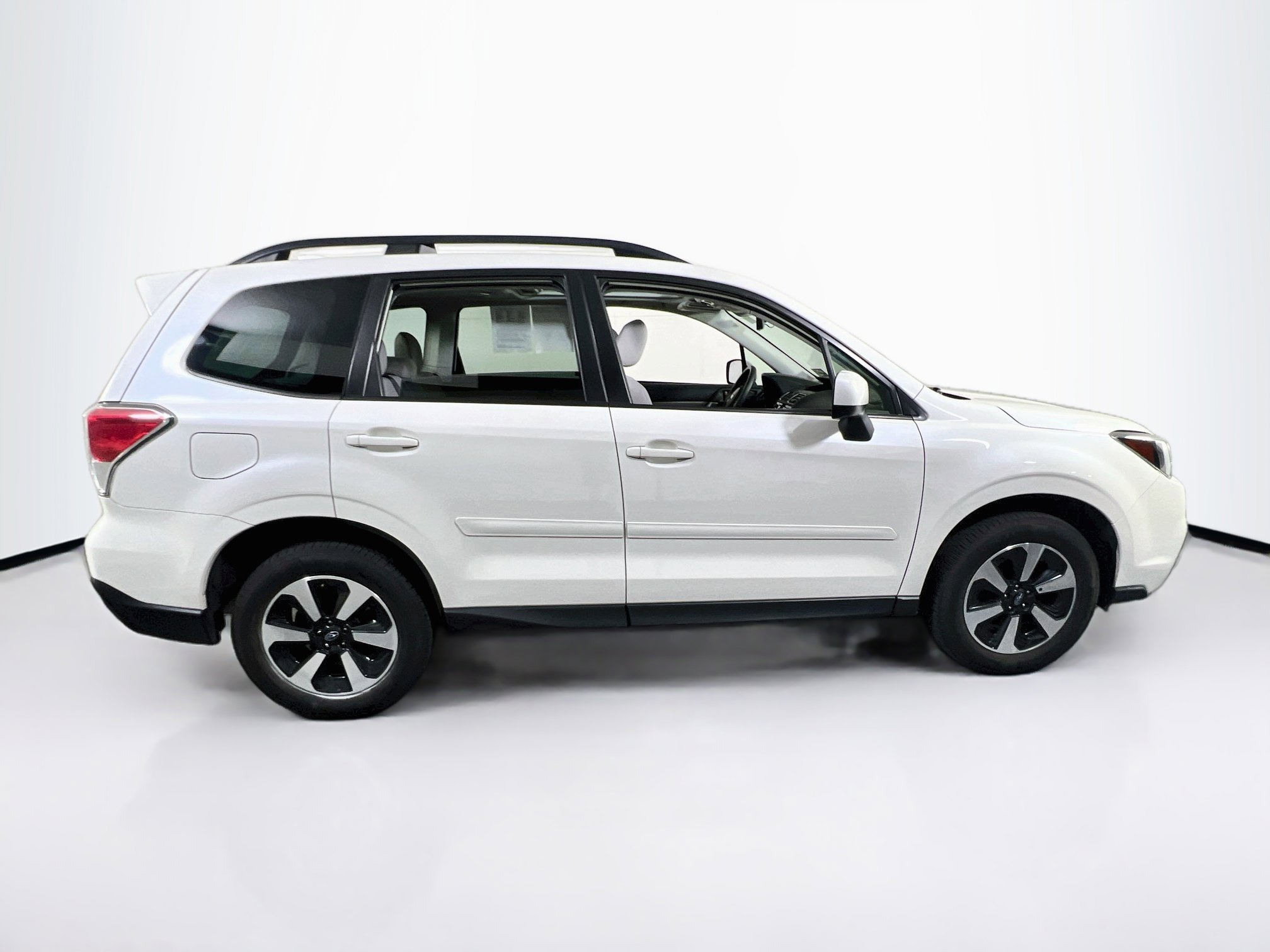 Used 2018 Subaru Forester 2.5i Premium AWD/4WD image 4