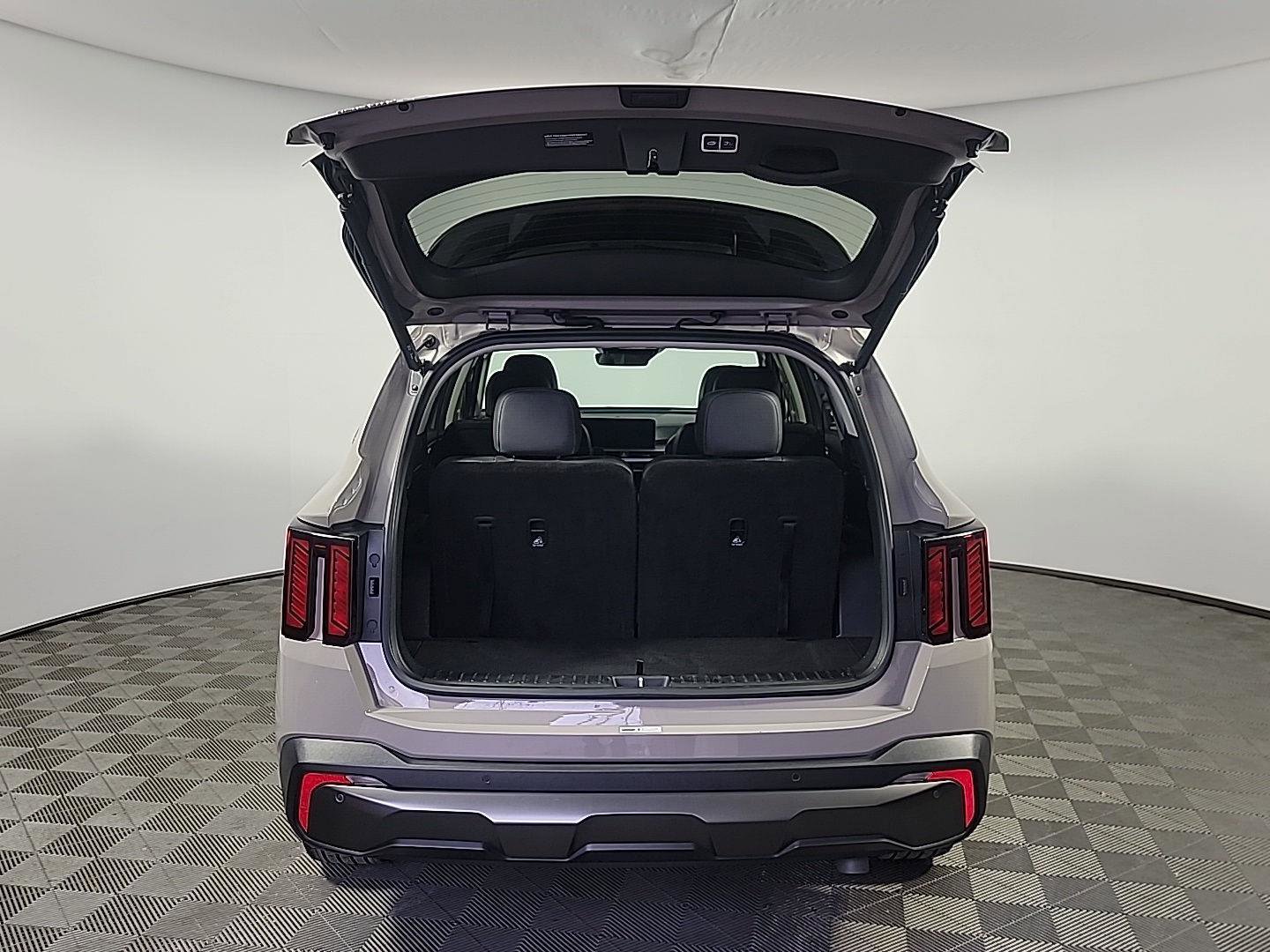 Used 2024 Kia Sorento X-Line EX image 6