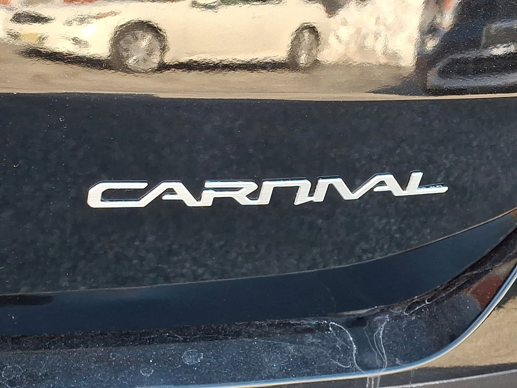Used 2024 Kia Carnival LX image 17