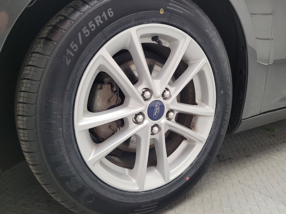 Used 2018 Ford Focus SE image 31