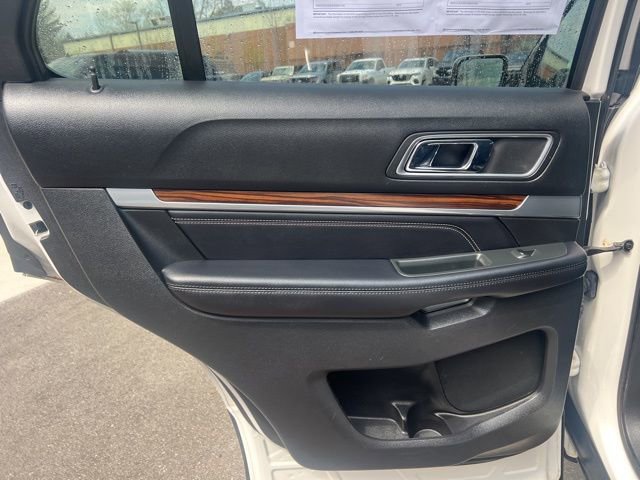 Used 2017 Ford Explorer Limited w/ Equipment Group 301A FWD image 18