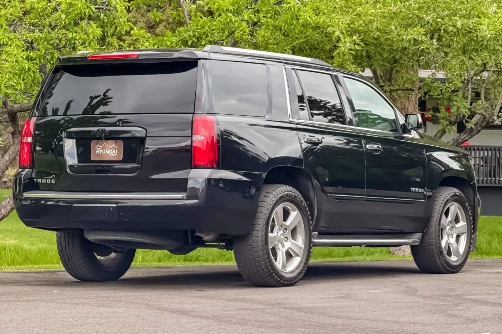 Used 2015 Chevrolet Tahoe LTZ AWD/4WD image 4