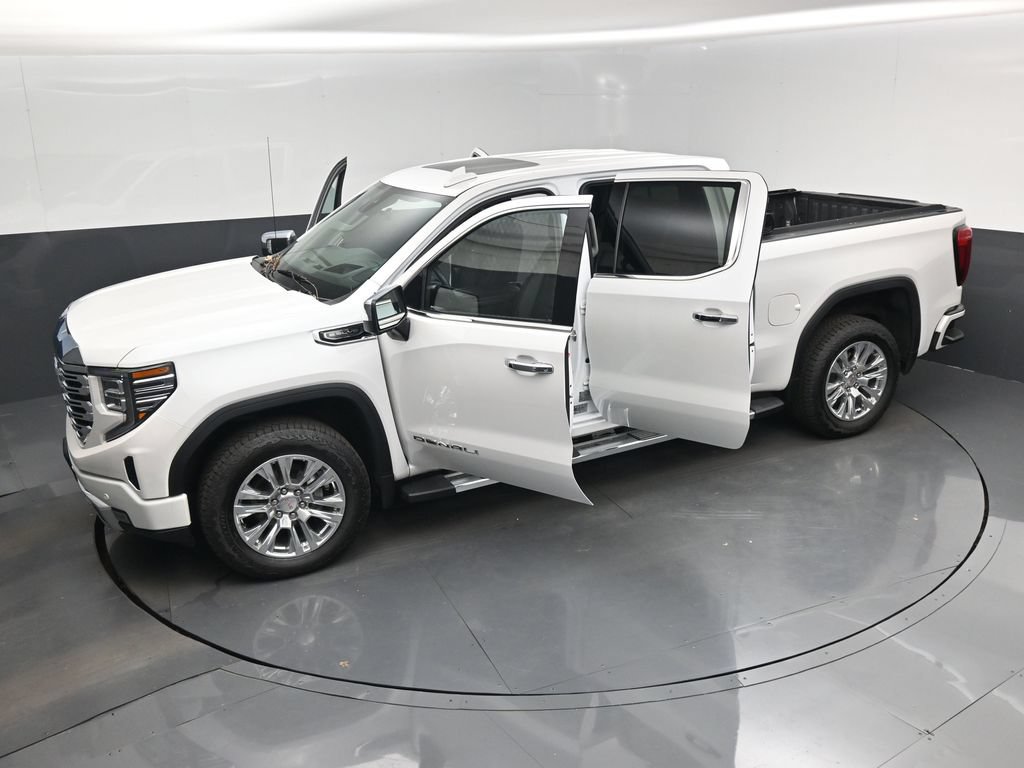 Used 2025 GMC Sierra 1500 Denali w/ Technology Package AWD/4WD image 20