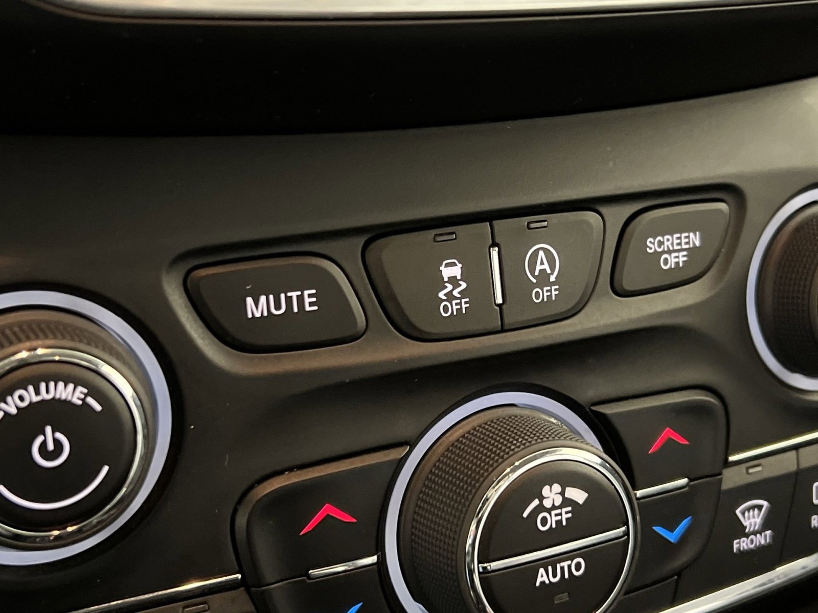 Used 2023 Jeep Cherokee Altitude Lux image 33