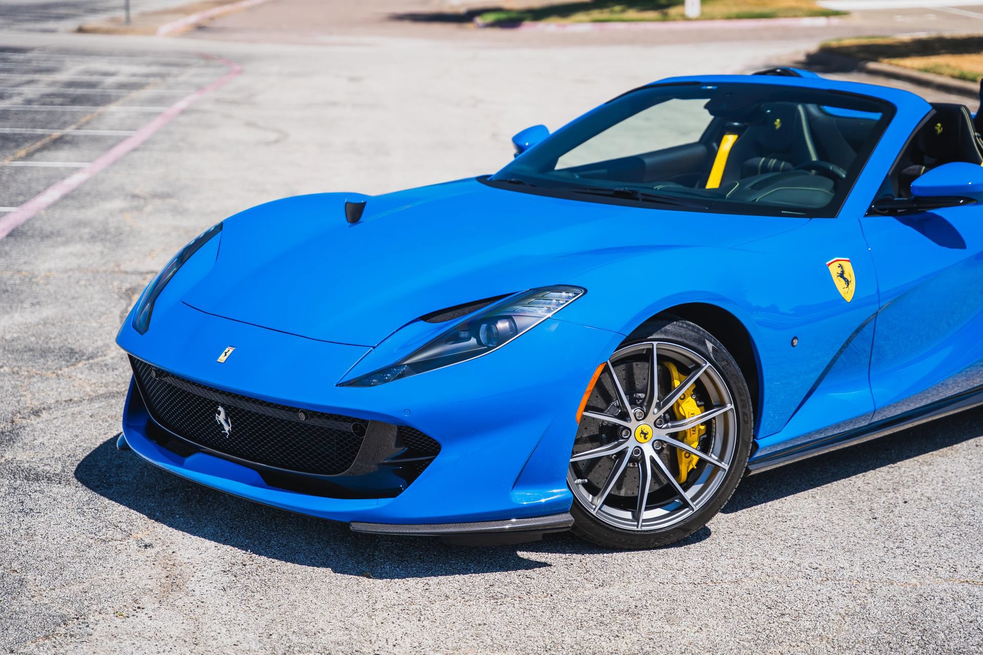 Used 2022 Ferrari 812 GTS RWD image 23