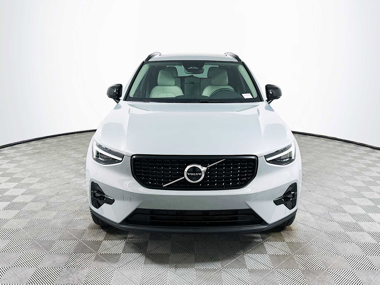 New 2026 Volvo XC40 B5 Ultra w/ Climate Package AWD/4WD image 2