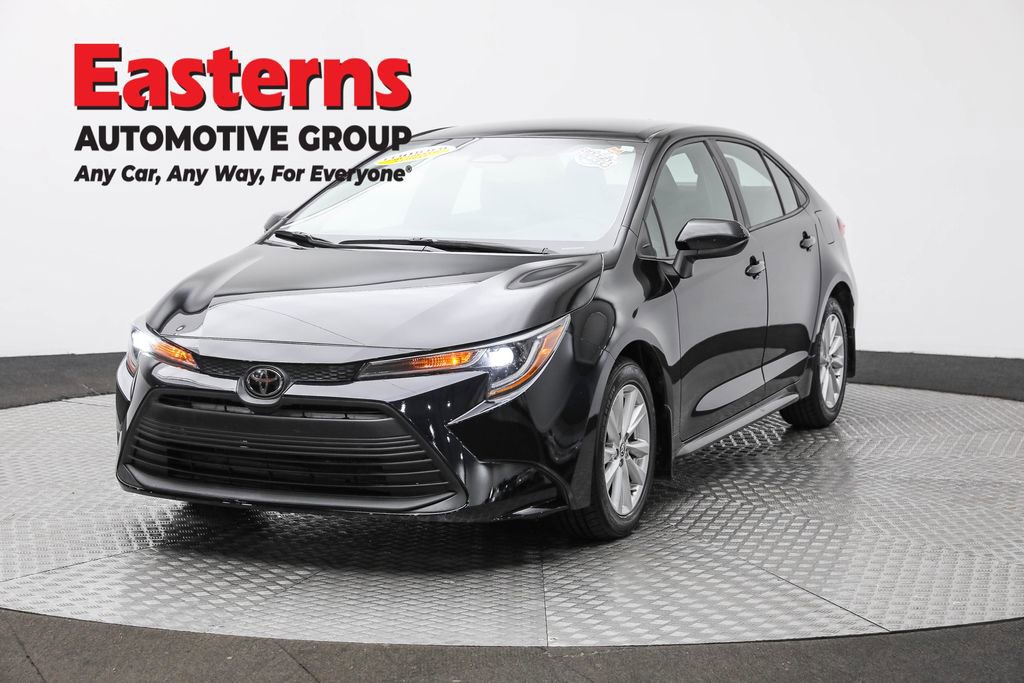 Used 2023 Toyota Corolla LE w/ LE Convenience Package image 1