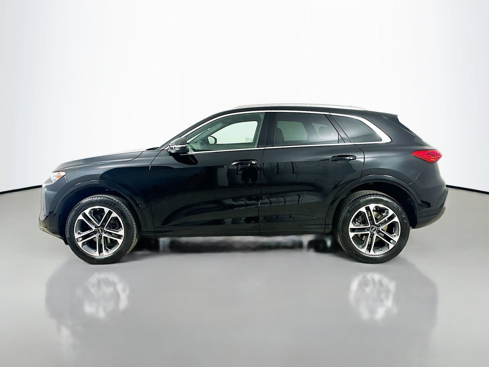 Used 2025 Audi Q5 Premium AWD/4WD image 8