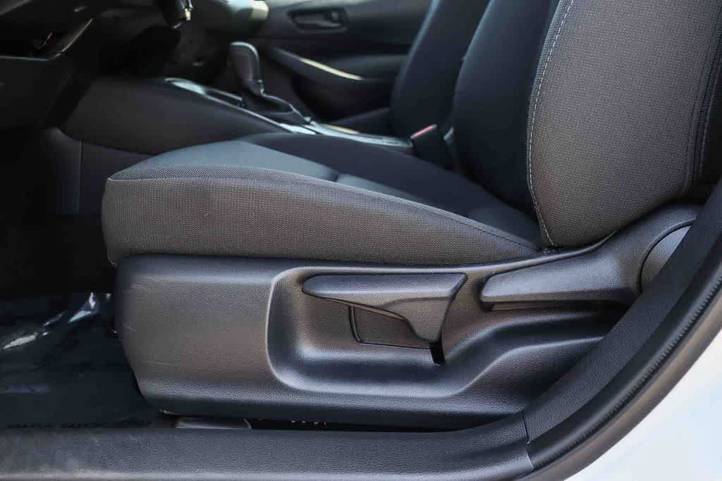 Used 2025 Toyota Corolla LE FWD image 20
