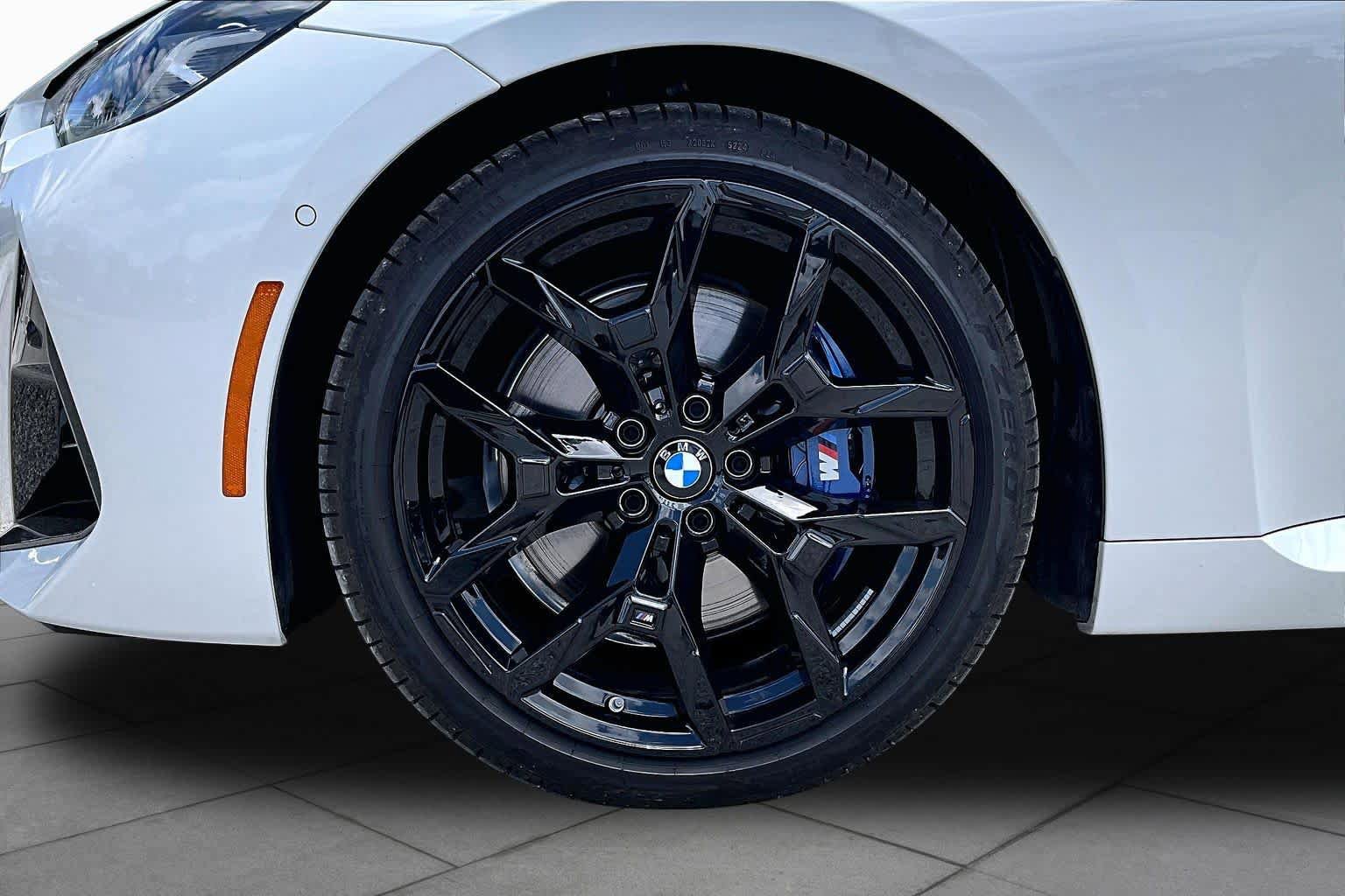 Used 2025 BMW 230i Coupe w/ M Sport Package RWD image 10