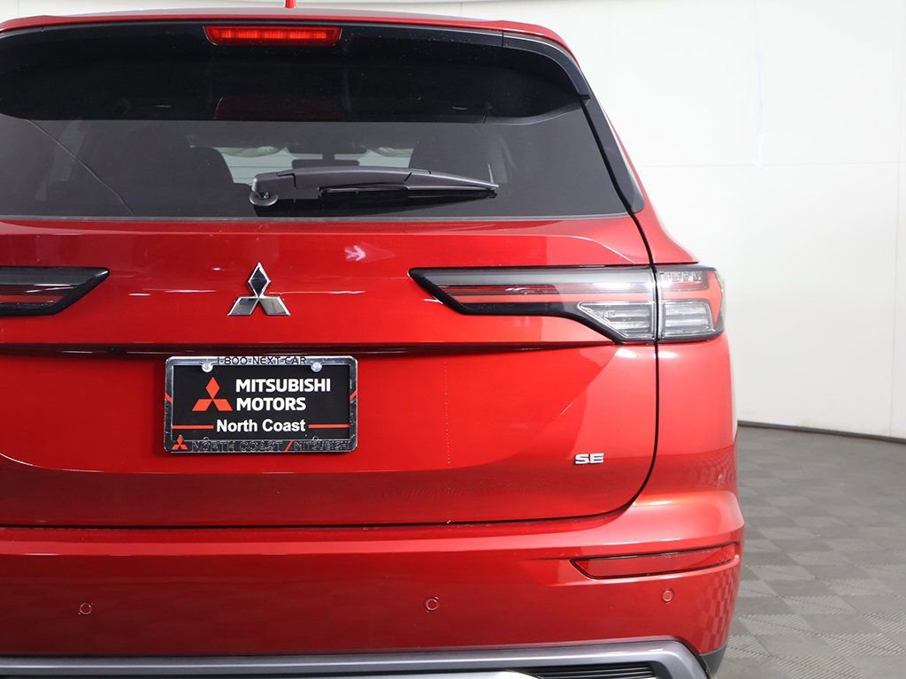 New 2026 Mitsubishi Outlander SE image 18