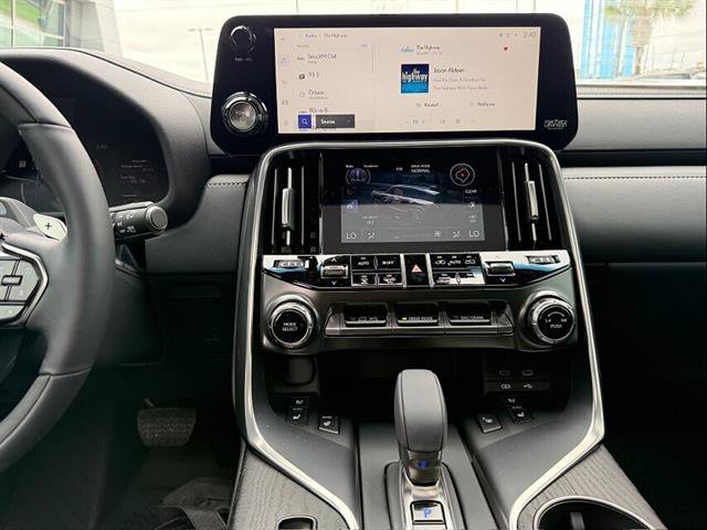 New 2026 Lexus LX 700h Luxury AWD/4WD image 15