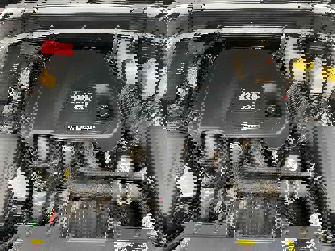 Used 2022 Jeep Gladiator Willys image 24